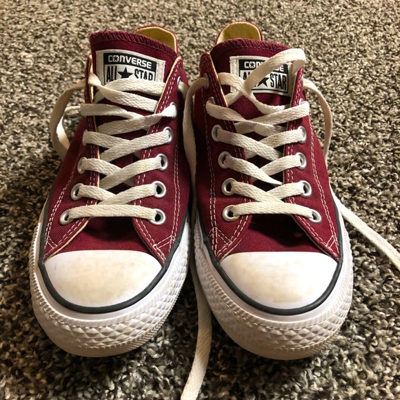converse shoes maroon color